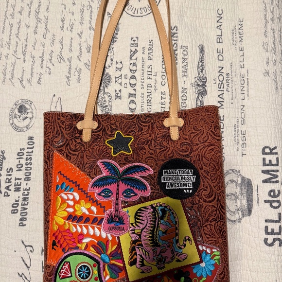 Consuela Suzie - Picture 1 of 4